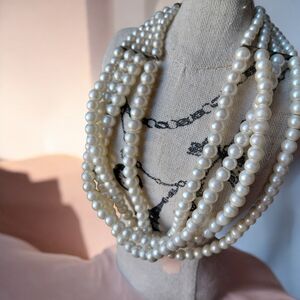 Elegant Pearl Necklace